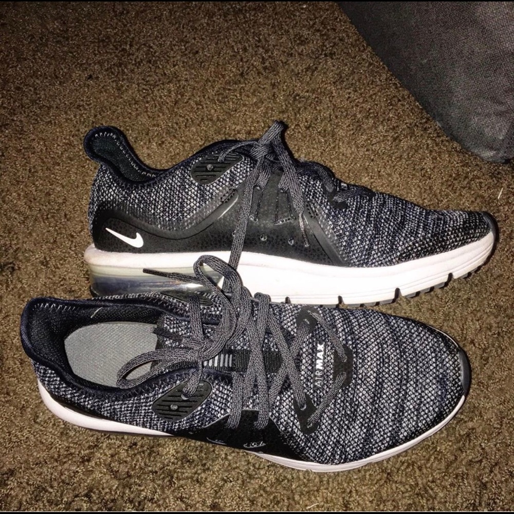 NEVER WORN Nike gym shoes
